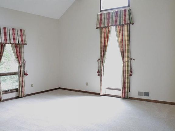 4th image of 1794 Laurel Creek Trl SE