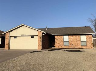 3305 Forestridge Dr, Enid, OK 73701