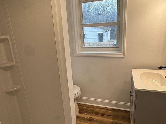 4th image of 1185 Afton Rd