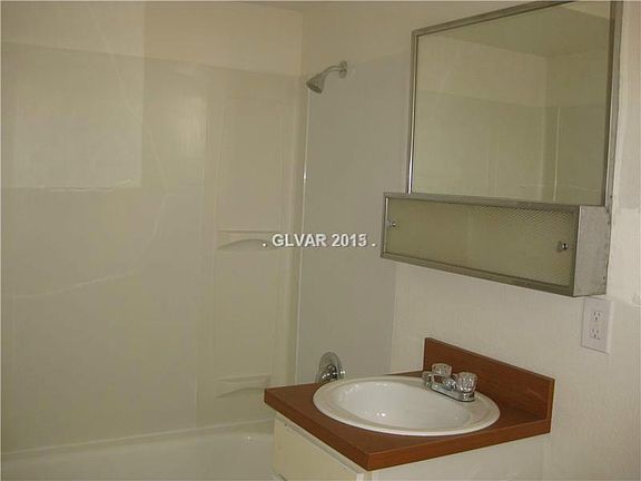 4th image of 2917 Stewart Ave APT 3