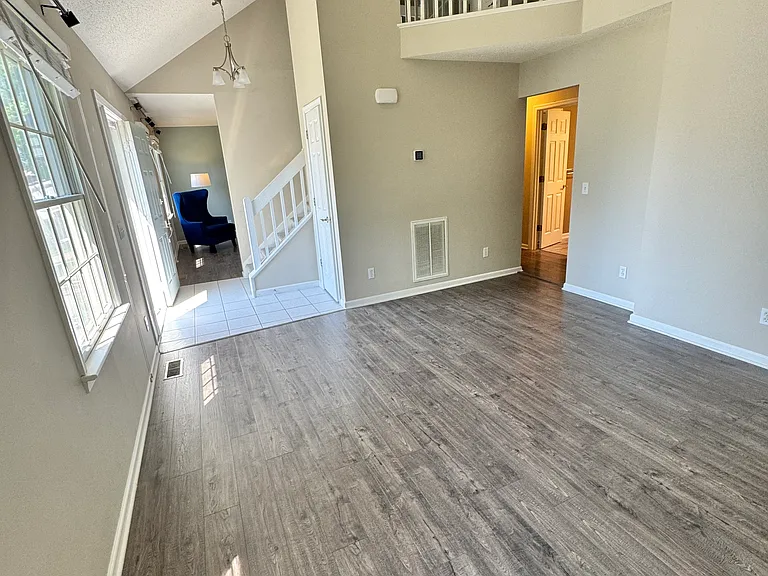 1200 King Edwards Way — Photo 9