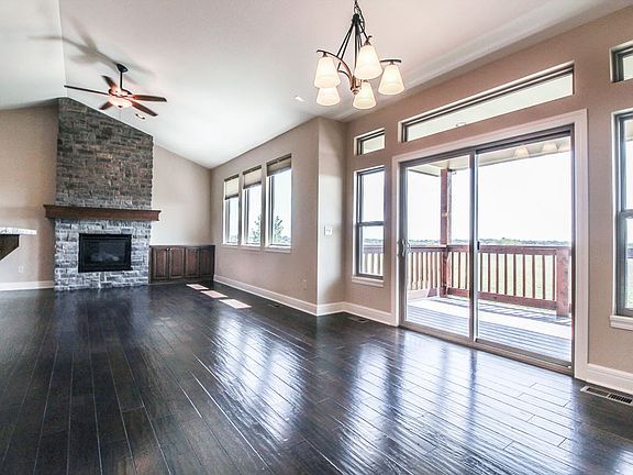 4th image of 1832 Grand Vista Ln