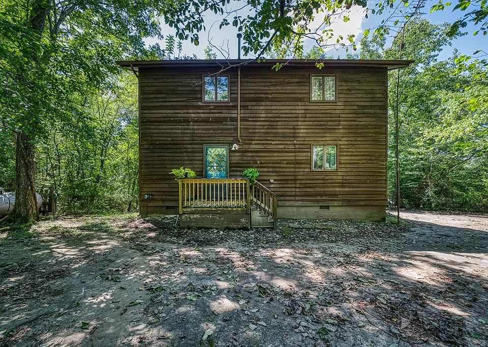 1st image of 140 Meadowview Dr