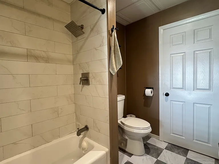 249 Webster St #3 — Photo 10