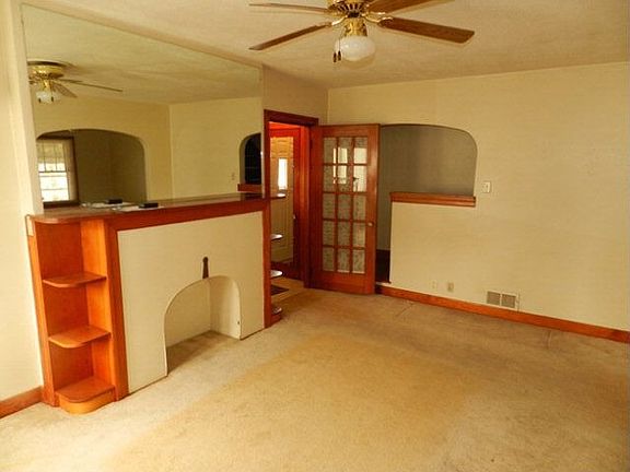 4th image of 560 Olney Ave