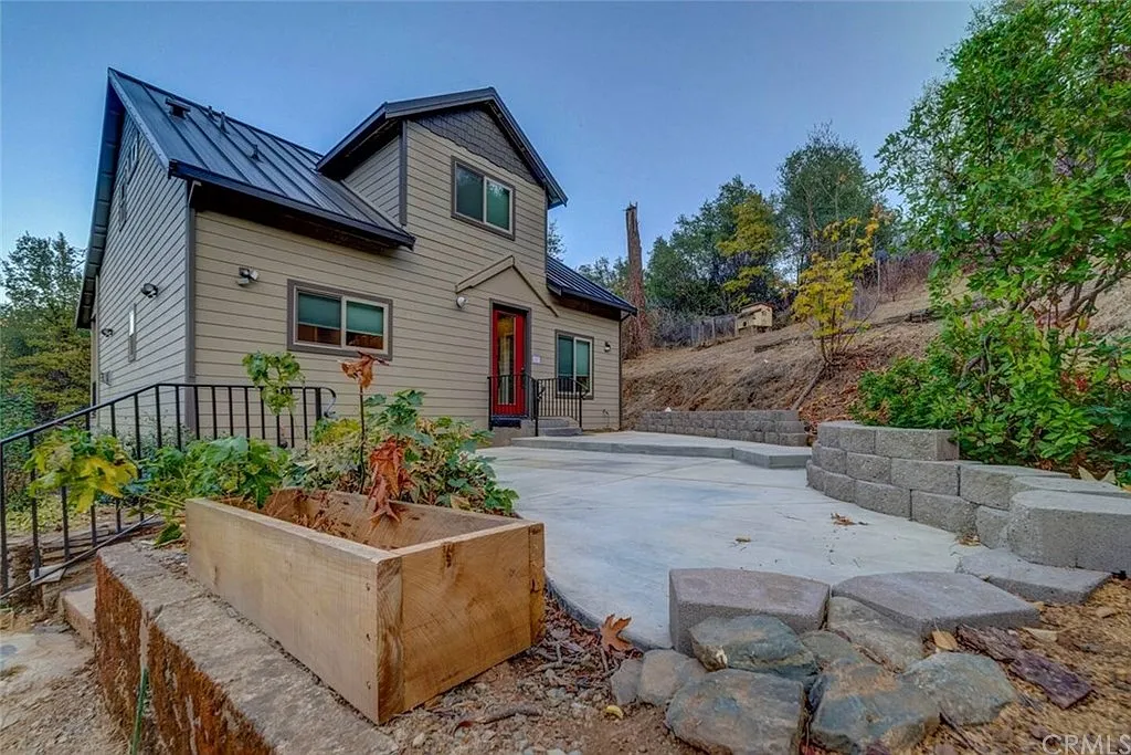 4963 Highway 140 photo 1