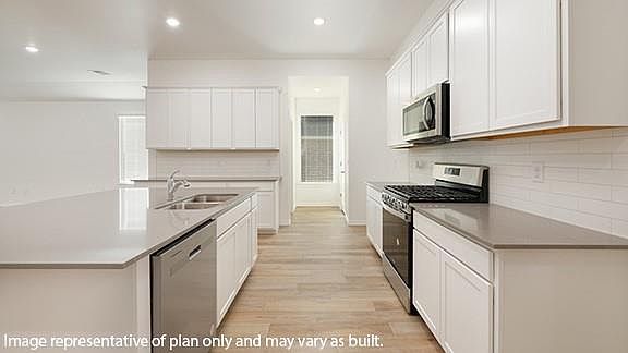 2nd image of 2604 Kathleens Xing
