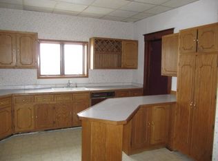 1424 Main St, Kellnersville, WI 54230