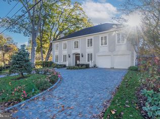 4304 Lorcom Ln, Arlington, VA 22207