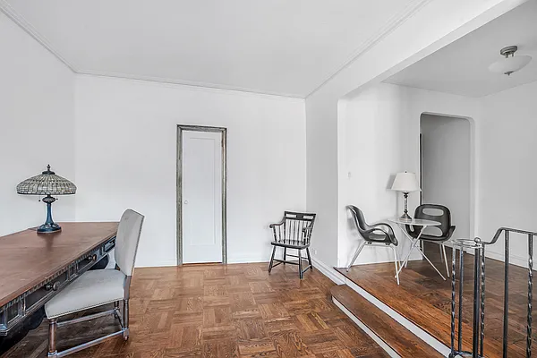 Sold by Bank Neary | media 14