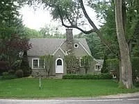 170 Garden St photo 1