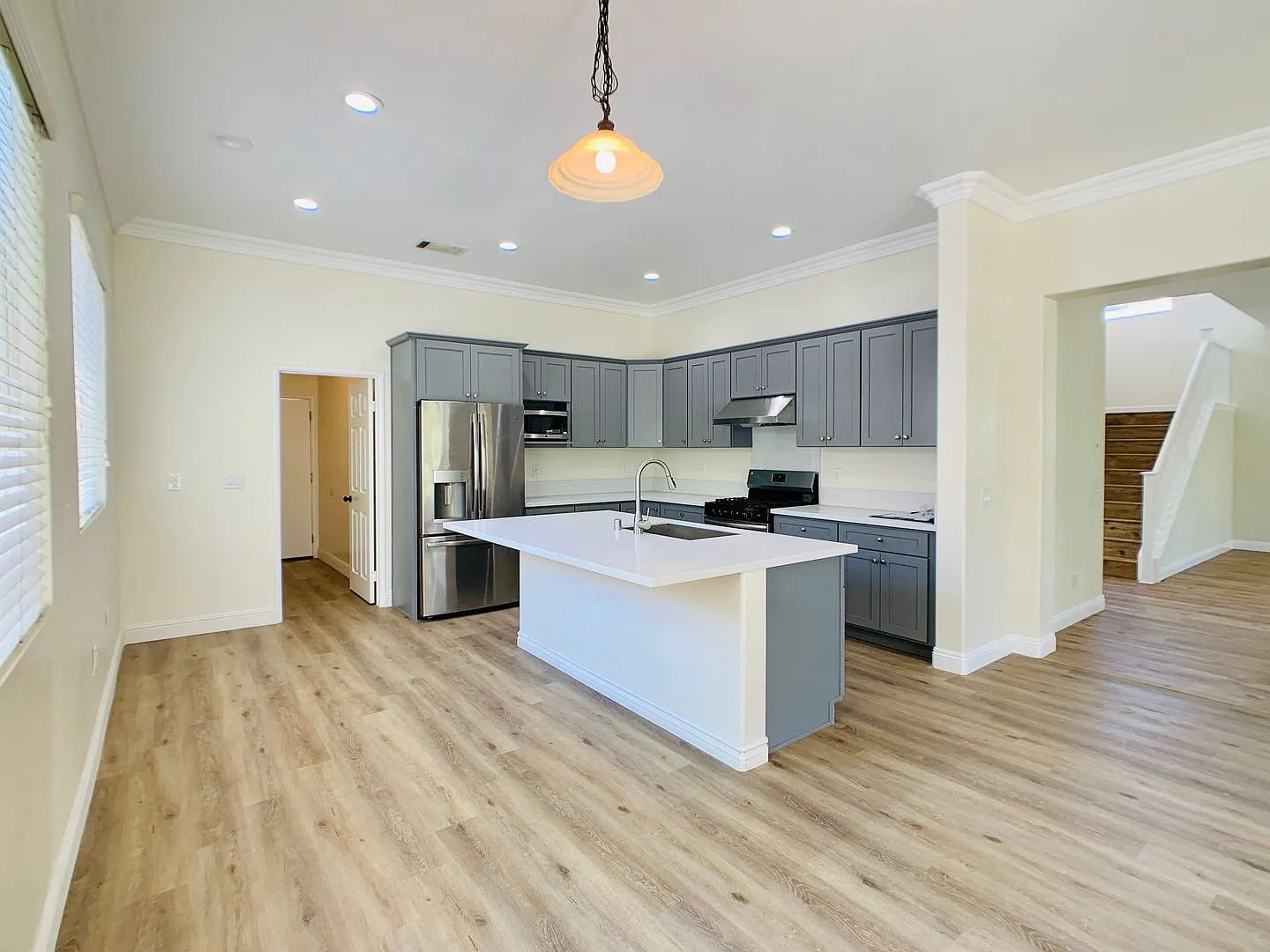 Spacious 6-Bedroom Cape Cod Home in Etiwanda 7841 Amarone Place, Rancho Cucamonga — Photo 3
