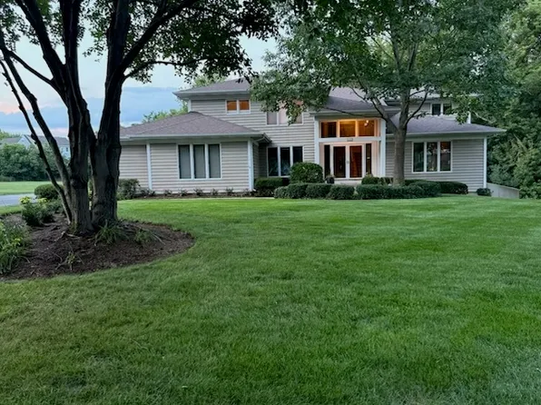 3104 Easton Pl, Saint Charles, IL 60175