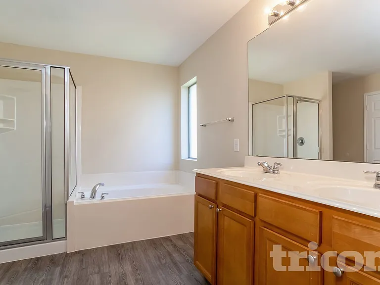10338 Whisper Bluff Dr — Photo 8