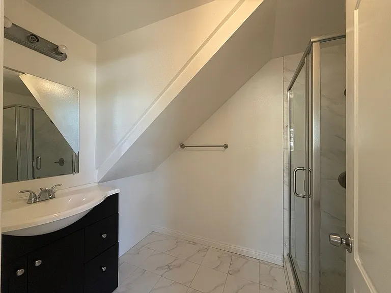 314 E Mission Rd — Photo 9