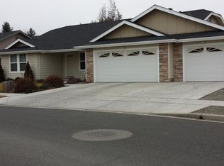 1016 SW Princeton Pl, Grants Pass, OR 97527