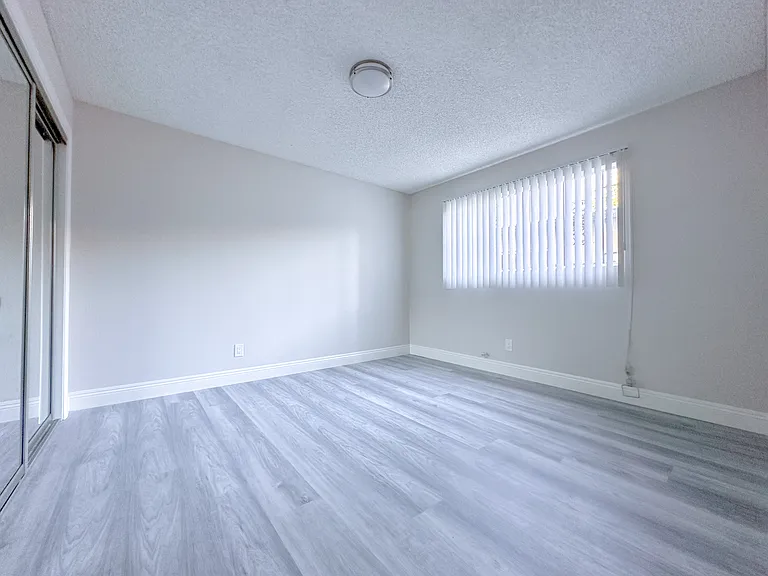 831 S Greenwood Ave #23 — Photo 12