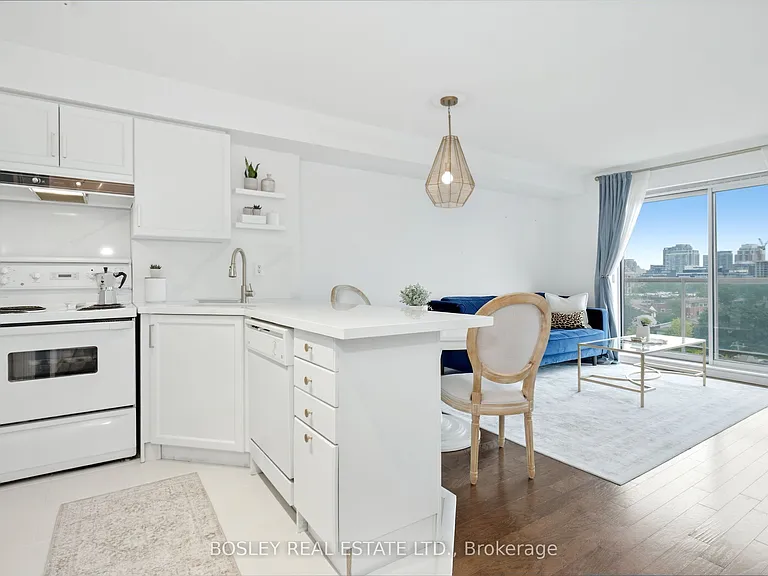 140 W Bathurst St #803 — Photo 5