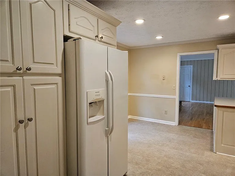 395 Monivea Ln — Photo 11