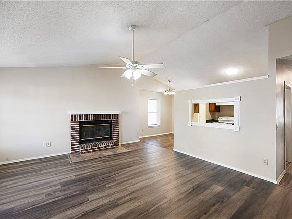 5th image of 2207 Timberwood Ln