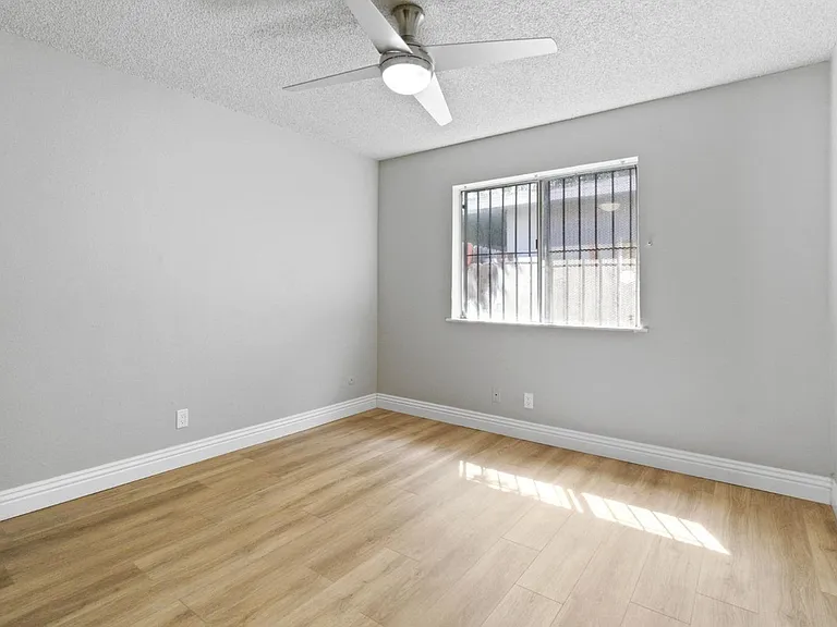 329 N Diana St #102 — Photo 3