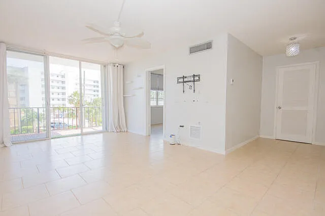 301 Croton Ave #303 — Photo 4