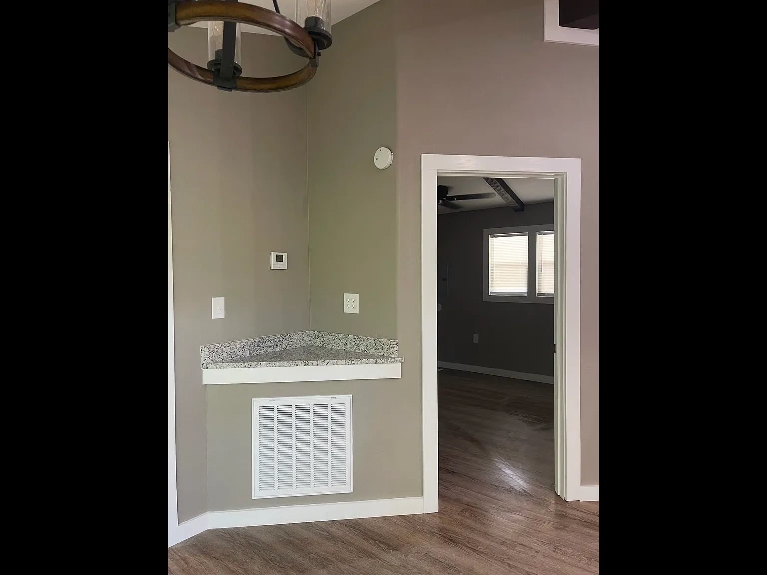 1 bed, 950 sqft, $875 — Photo 4