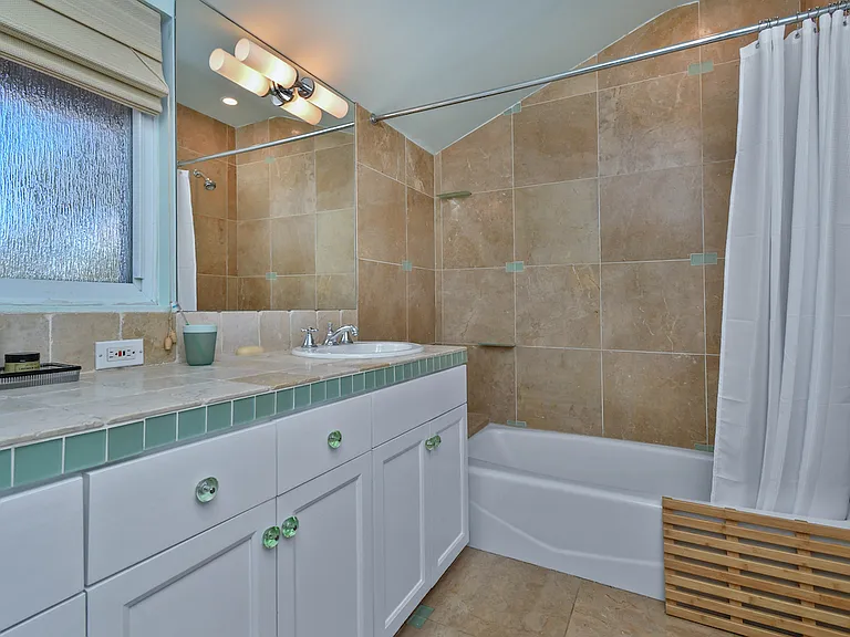5820 Mammoth Ave — Photo 6