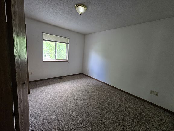 5th image of 1415 1/2 8th St E