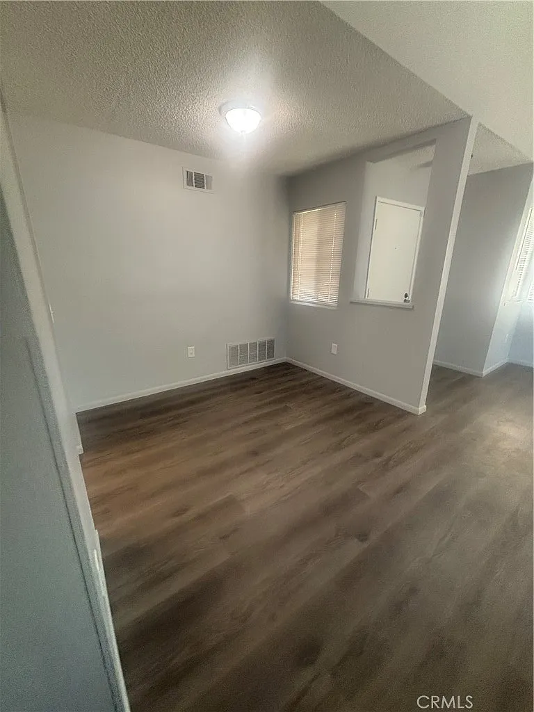4 bed, 2.5 bath, 1438 sqft, $3,200 — Photo 3