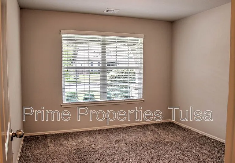3208 W Fredericksburg St — Photo 19
