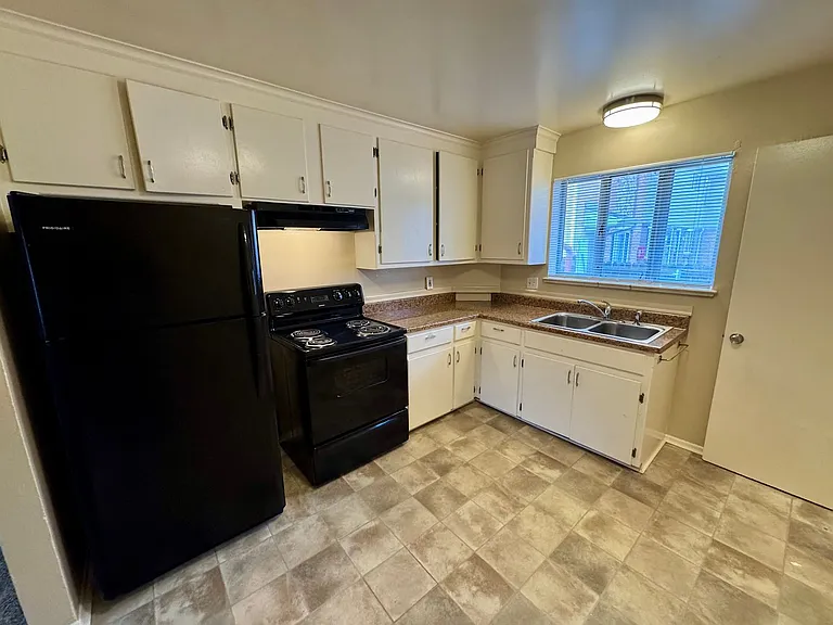 1115 Carr Street — Photo 10