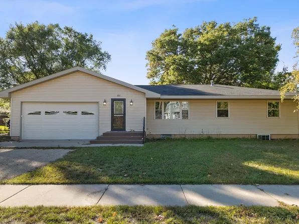 137 S Walker St, Adams, WI 53910