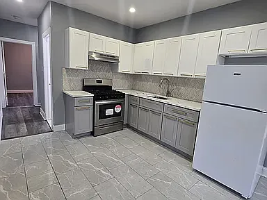 553 S Orange Ave #B — Photo 1