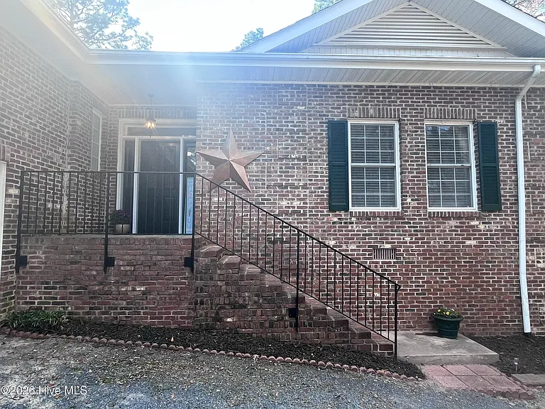 736 Ginseng Dr — Photo 2