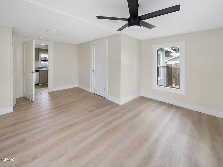206 E 2nd Ct #A — Photo 14