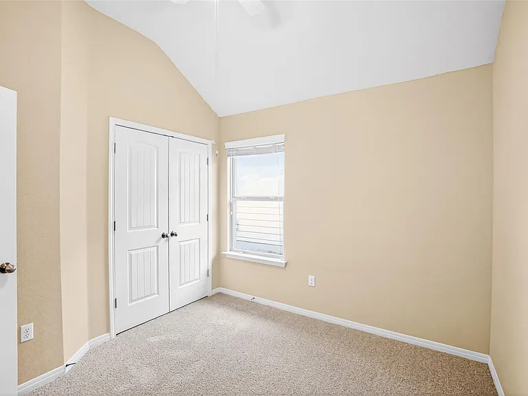 15102 Walcott Dr — Photo 10