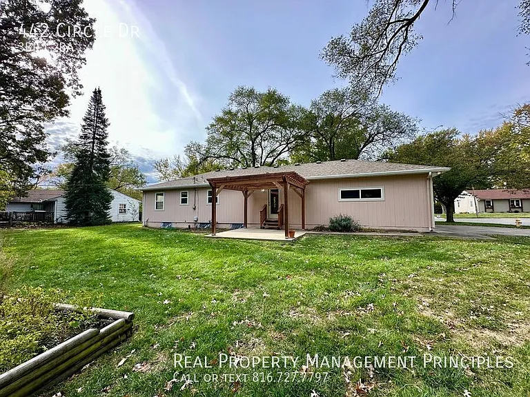 442 Circle Dr — Photo 5