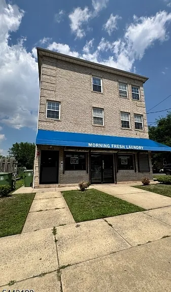 1427 S Wood Ave #4 — Photo 1