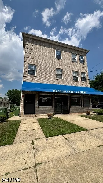 1427 S Wood Ave #4