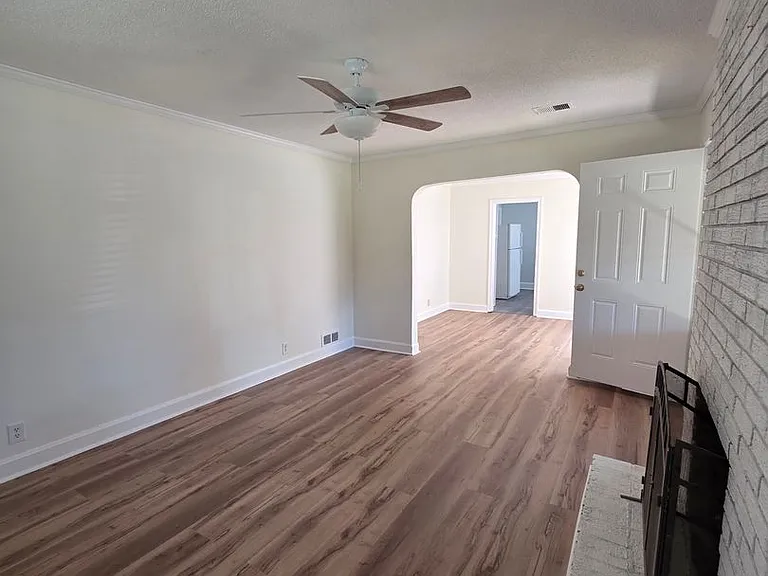 3015 English Ave — Photo 2