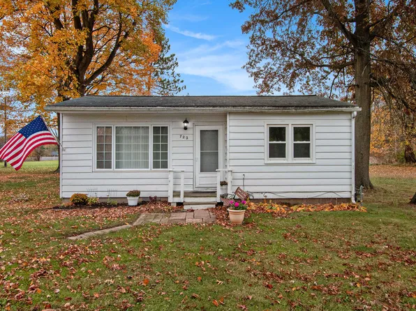 722 Sherman Ln, Cassopolis, MI 49031