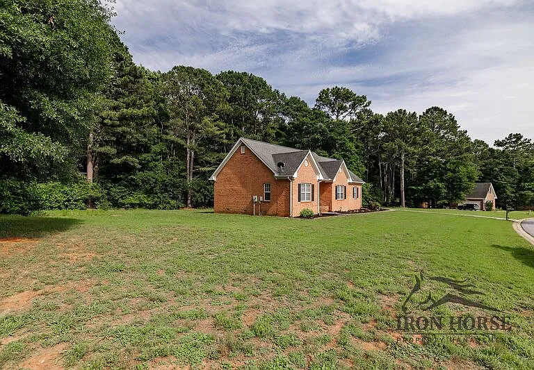 411 Timber Creek Dr — Photo 5