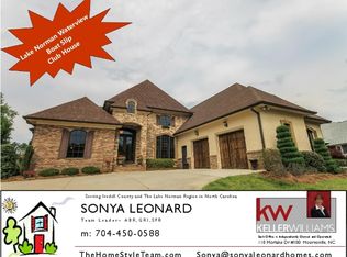208 E Tattersall Dr, Statesville, NC 28677