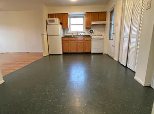 8 Reeve Place 3F image 1 of 13