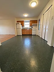 8 Reeve Place, #3F