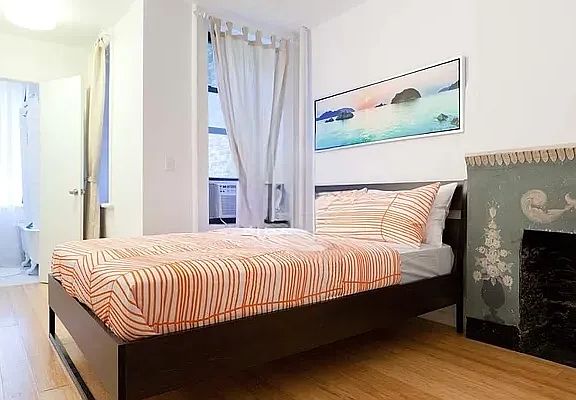 4th image of 354 E 78th St #2D
