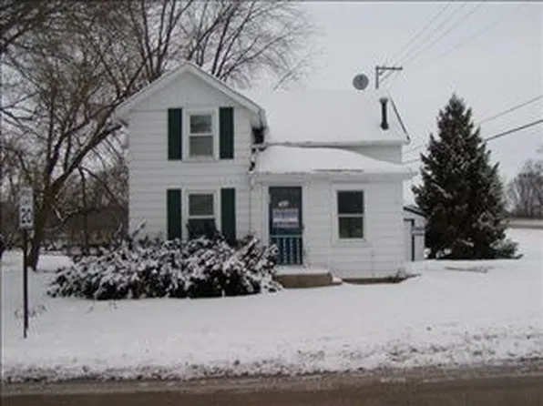 103 W 1st St, Pecatonica, IL 61063