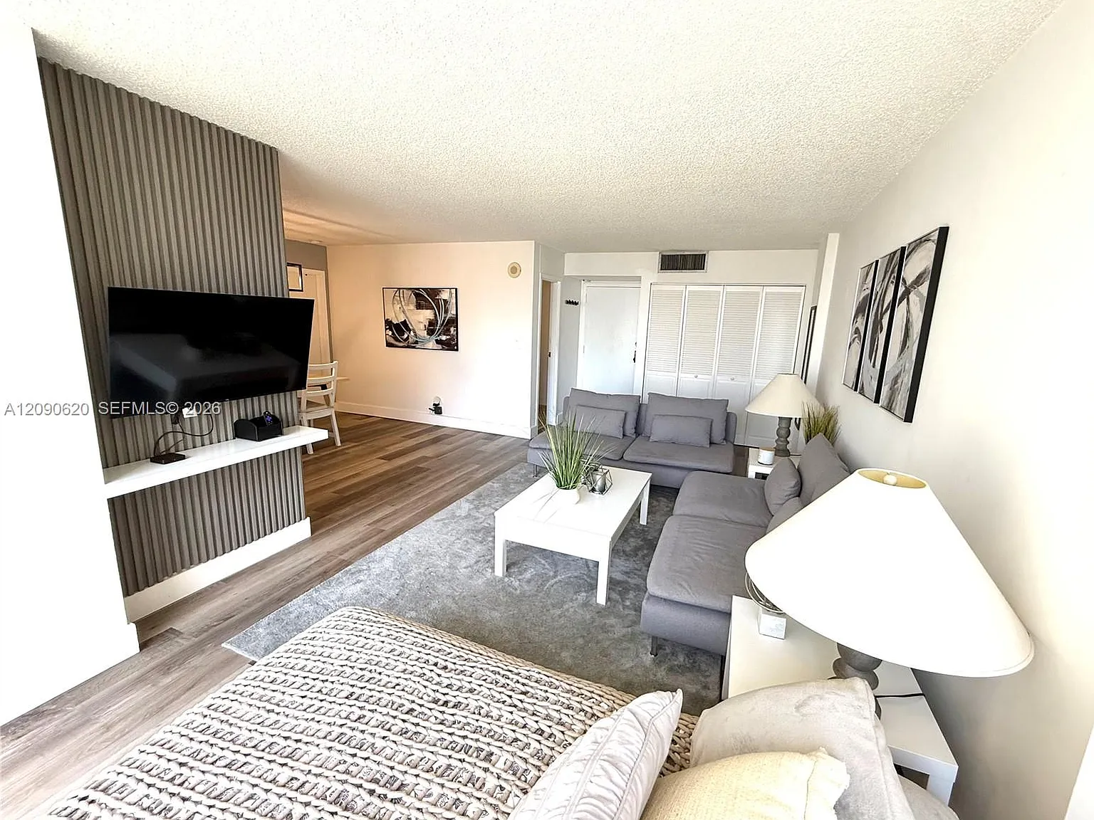 17021 N Bay Rd — Photo 3