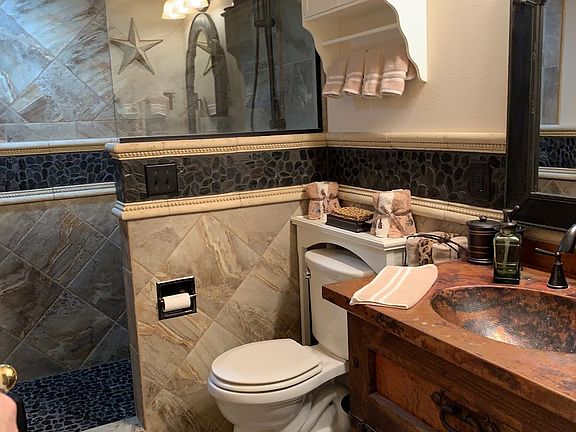 Main floor bath with walkin shower